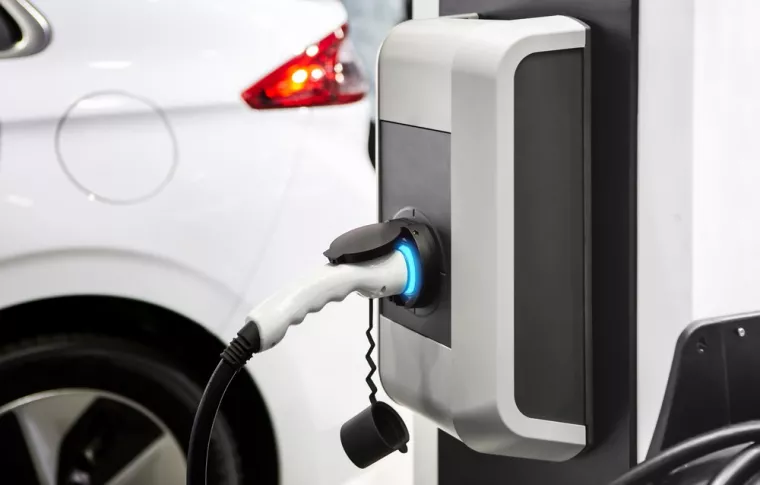 Quelle est la distinction entre une borne de recharge pour véhicule électrique et une prise de recharge ?, Nancy, ENR LUX